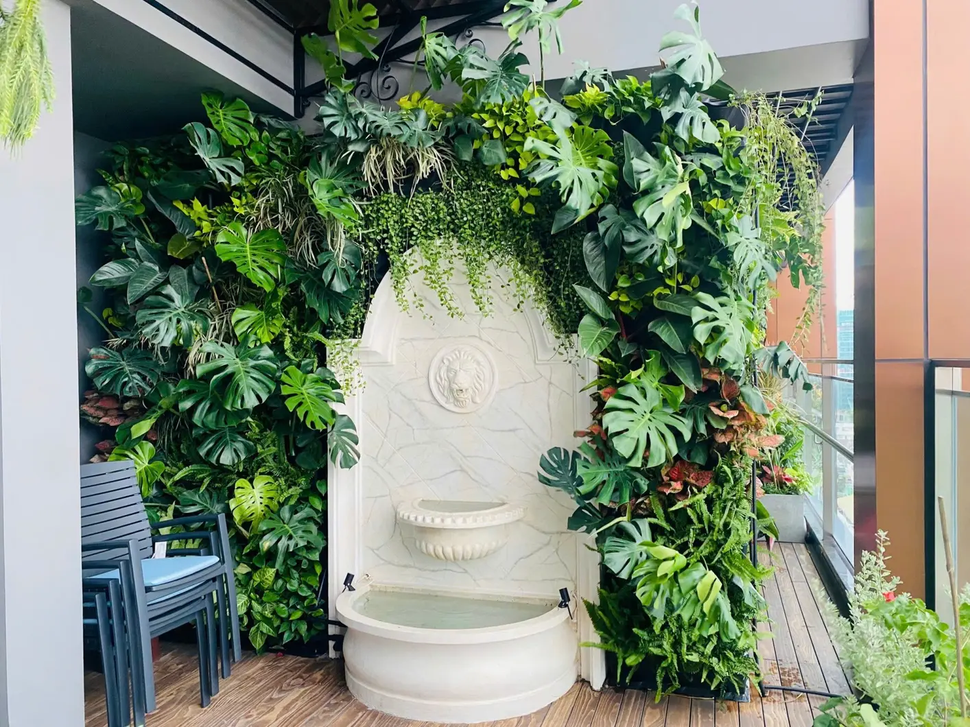 Thiết Kế Và Thi Công Vườn Đứng sử dụng hệ thống tưới tự động