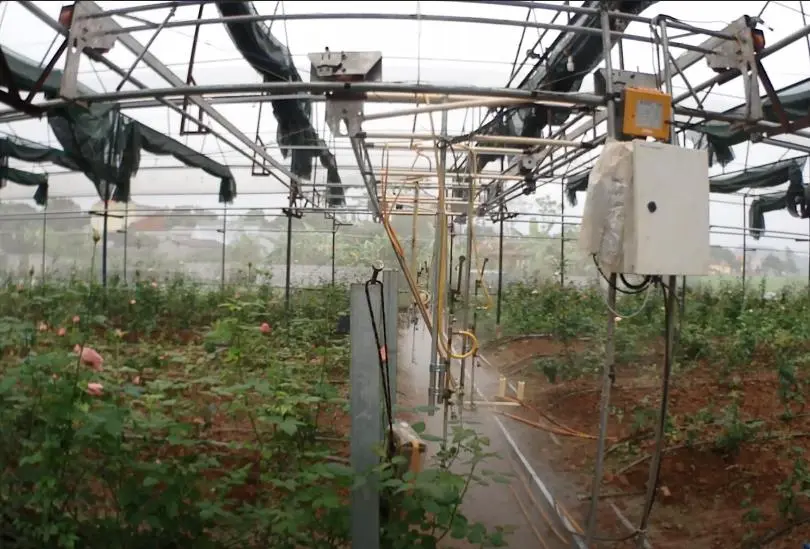 Hệ thông phun thuôc bảo vệ thực vật tự động cho vườn hoa, rau