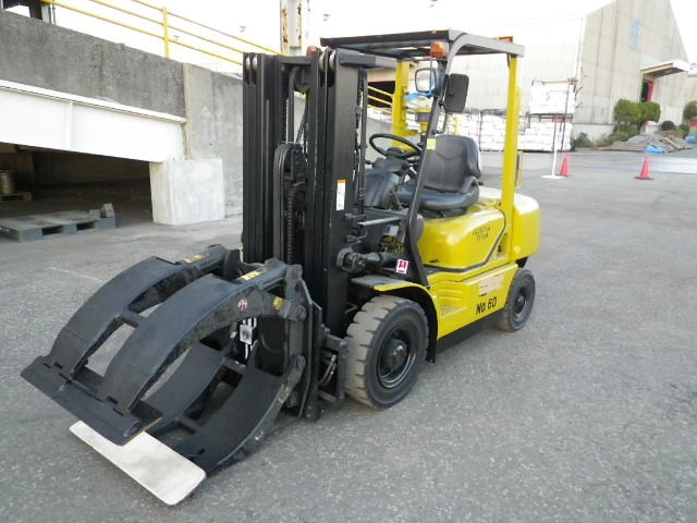 3346204xe_nang_cuon_tron_komatsu1_fg25ht_14.webp