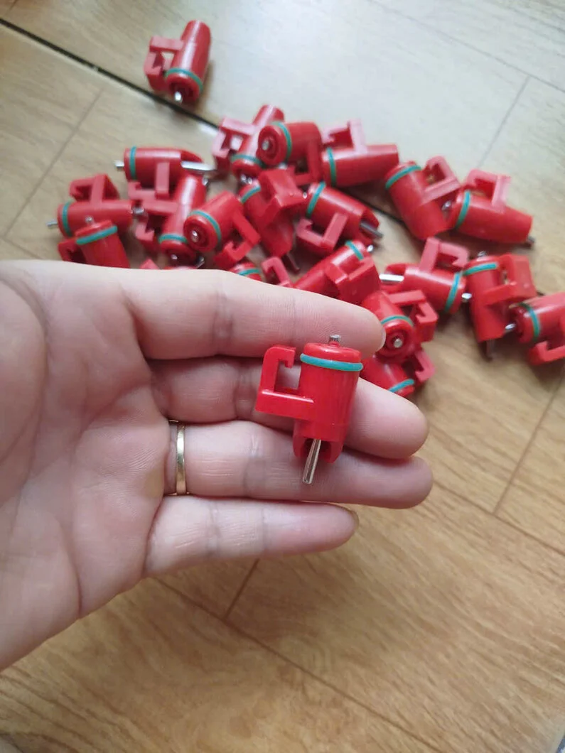 đầu uống nước tự động 360 độ cho vịt ngan (3).webp