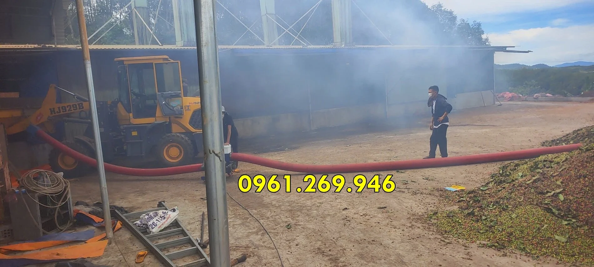 hut hat ca phe - 1.webp