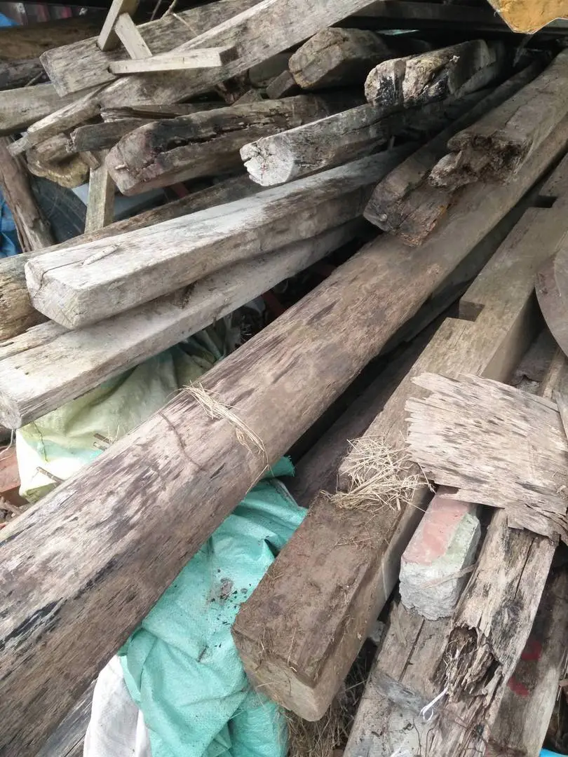 Cho khoảng 3m3 gỗ làm củi (ở Hoàng Mai Hà Nội)