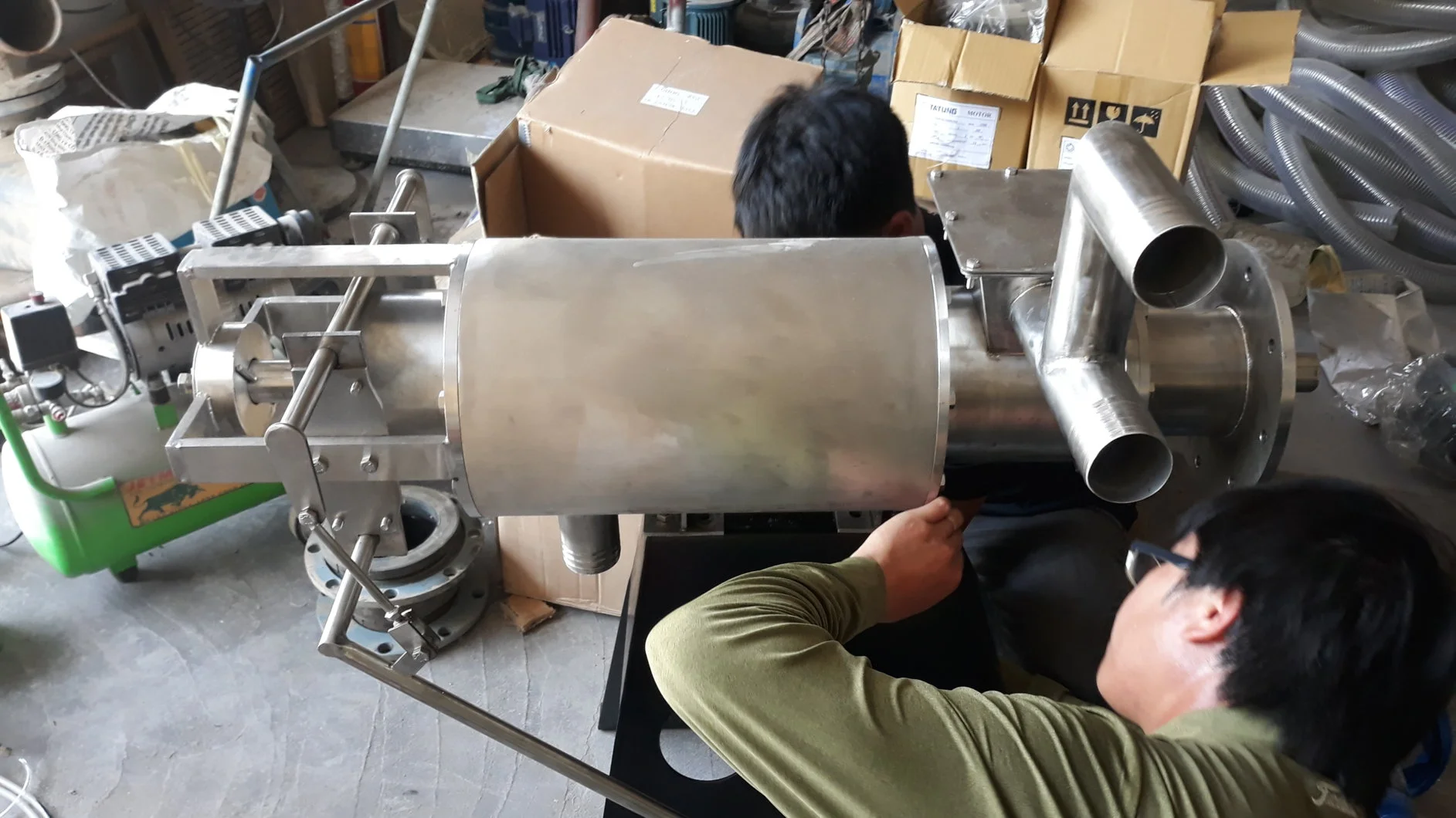 lắp đặt máy ép phân.webp