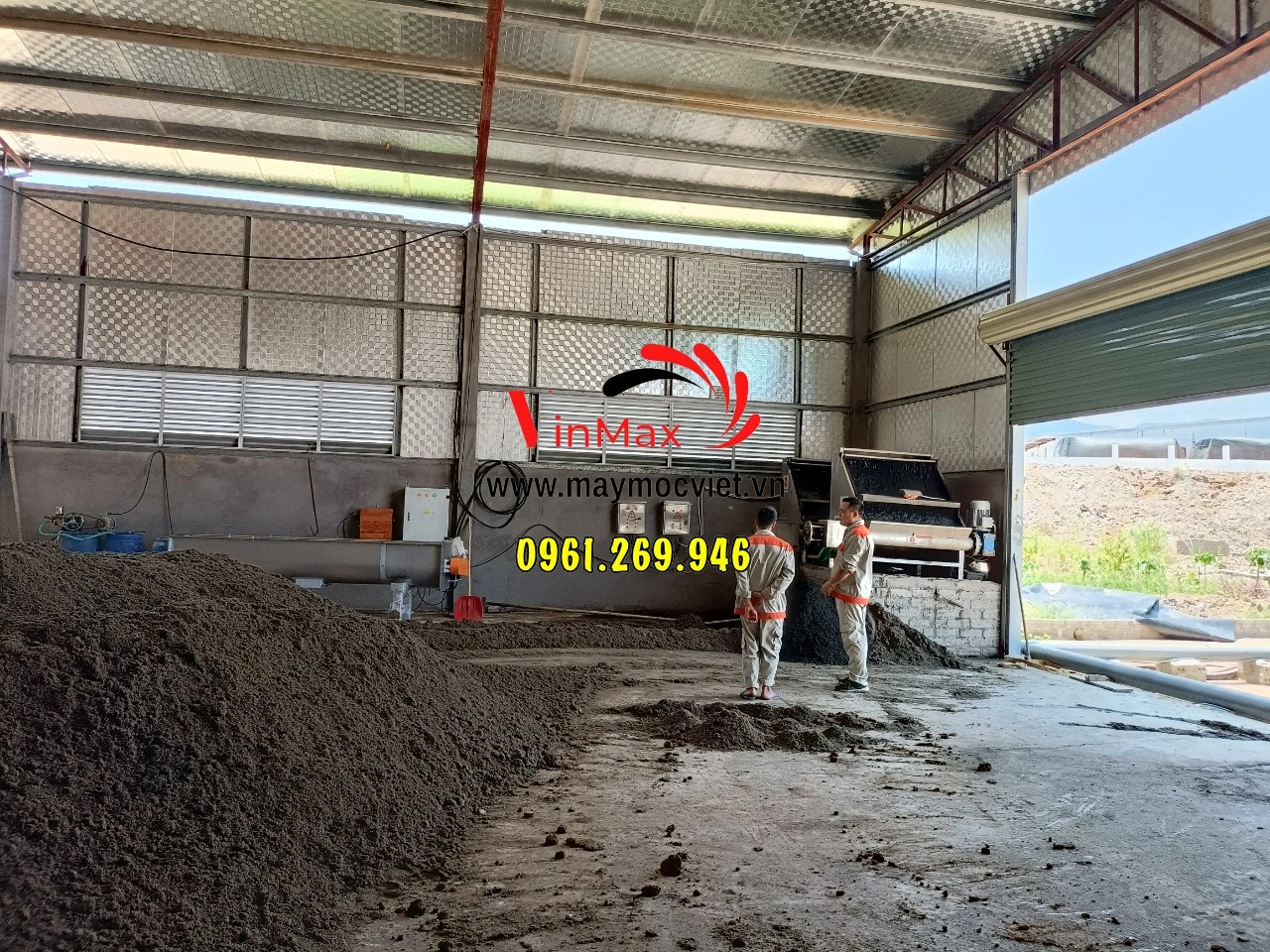 Lap-dat-may-tach-phan-cho-trang-trai (8).webp