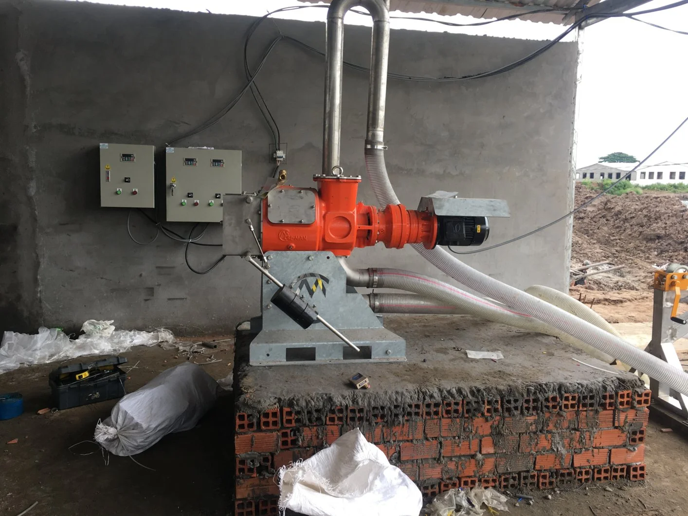 lắp máy ép phân ST.webp