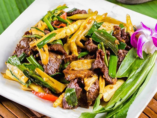 mang sat xao thit bo.webp