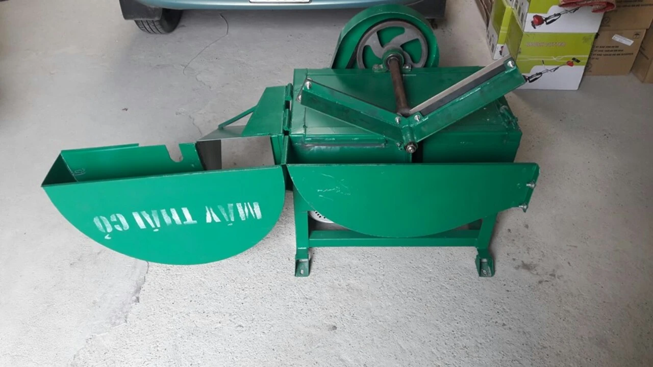 máy băm cỏ cho bò.webp