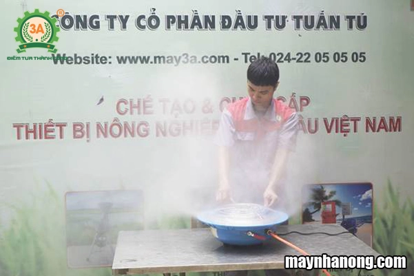 may-phun-lam-mat-chuong-trai-chan-nuoi-10.webp