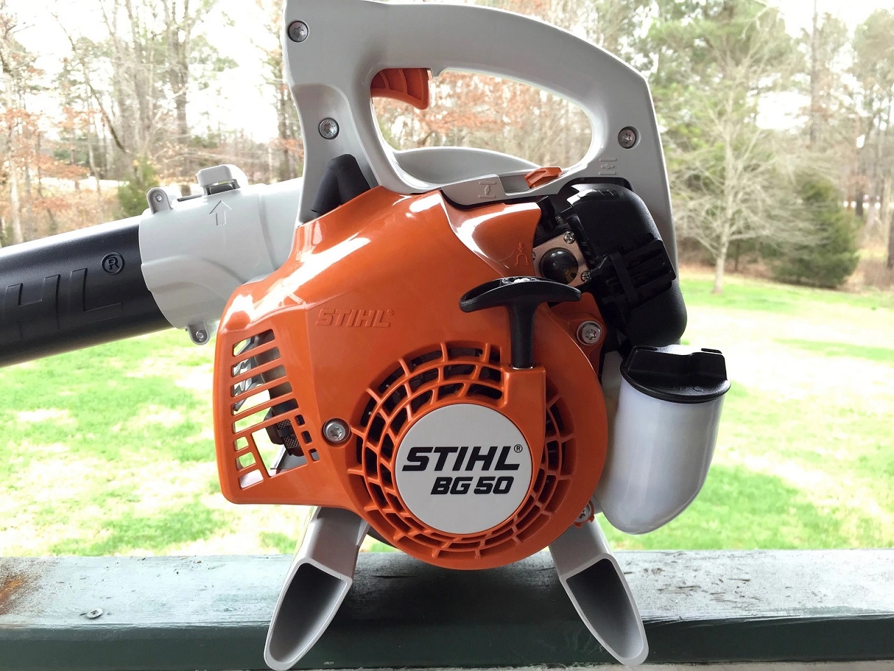 may-thoi-la-cam-tay-stihl-bg-50-cho-san-vuon-chinh-hang-tp-hcm.webp