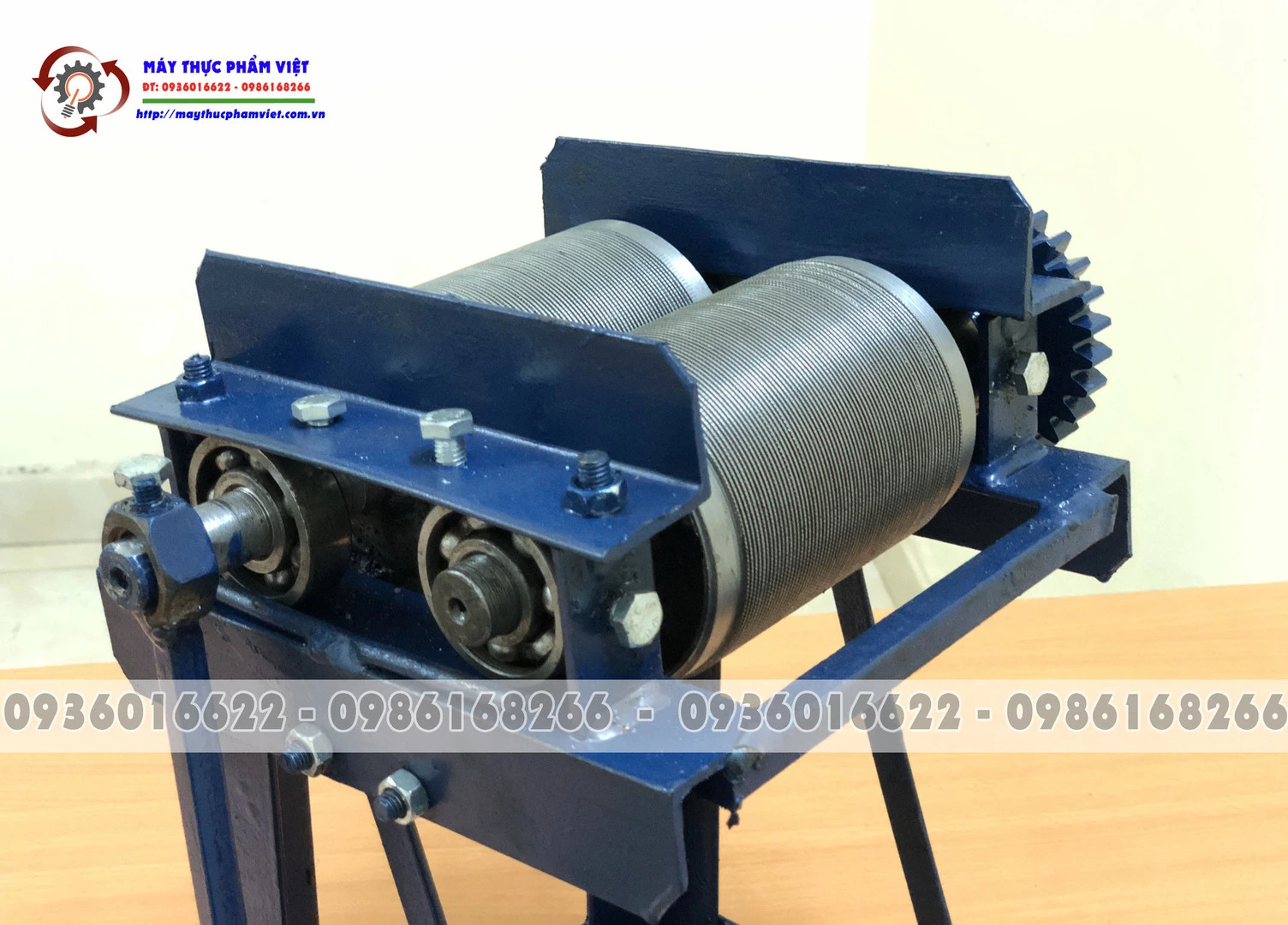 máy xay da bì heo thủ công.webp