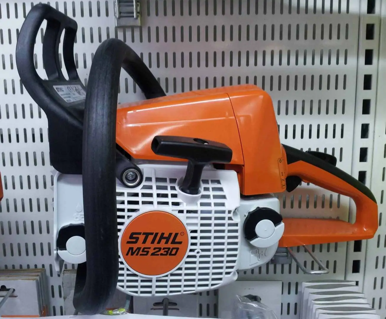 my-cua-cam-tay-stihl-ms-230-ben-bi-chinh-hang-hcm.webp