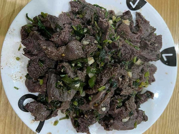 nhau bo xao la lot_.jpg