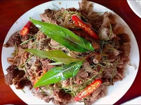 nhau trau bo xao sa ot_.jpg