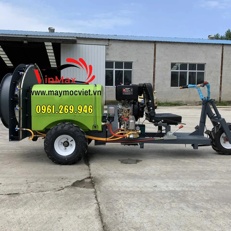 Xe-phun-thuoc-ngoi-lai-bec-phun-re-quat-thung-300L (2).webp