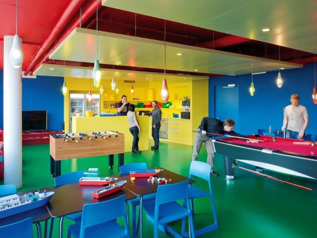 this-coffee-kitchen-is-in-lego-colors-billiards-and-foosball-tables-allow-employees-to-exchange-ideas-1516010586845.jpg